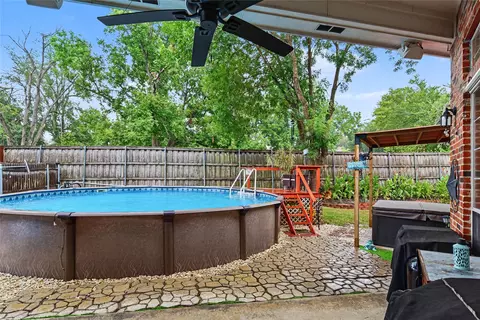 Exterior - 4 Griffith Ct, Terrell, TX 75160 photo 2 of 3