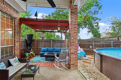Exterior - 4 Griffith Ct, Terrell, TX 75160 photo 3 of 3
