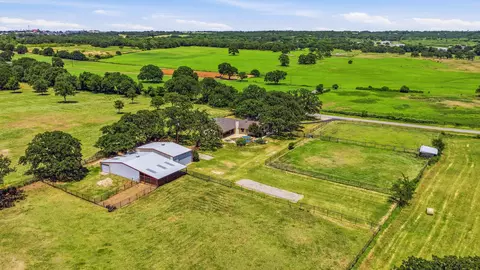 1229 Briarwood St, Weatherford, TX 76087