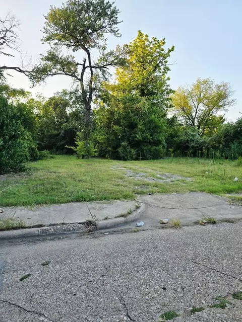 2511 Saint Clair Dr, Dallas, TX 75215