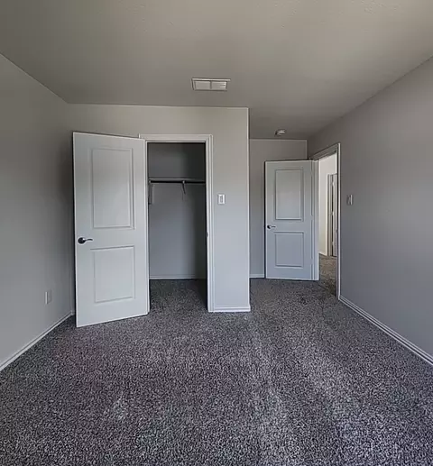 Bedroom - 2713 Acadia Dr, Corinth, TX 76210 photo 4 of 5