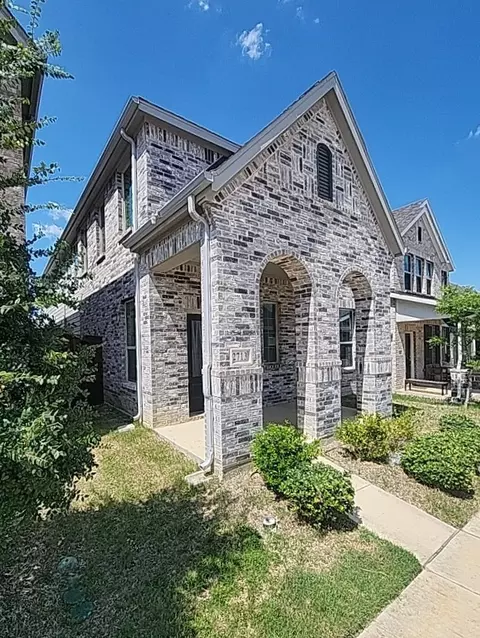 Exterior - 2713 Acadia Dr, Corinth, TX 76210 photo 2 of 3
