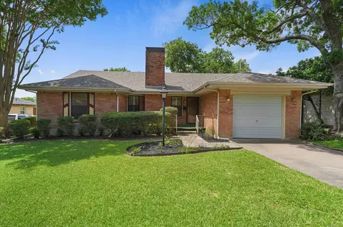 849 Berkinshire Dr, Dallas, TX 75218