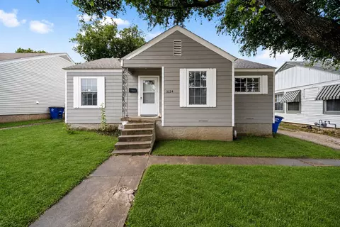 3324 W Clarendon Dr, Dallas, TX 75211