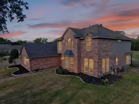 331 Lakeside Dr, Shady Shores, TX 76208