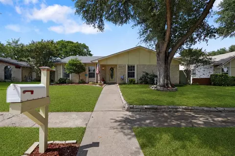 2825 Pinewood Dr, Garland, TX 75044