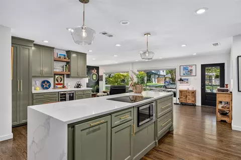 7166 Dalewood Ln, Dallas, TX 75214