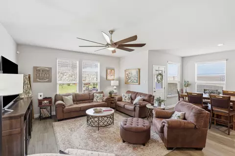 1104 Eastland Ln, Weatherford, TX 76087