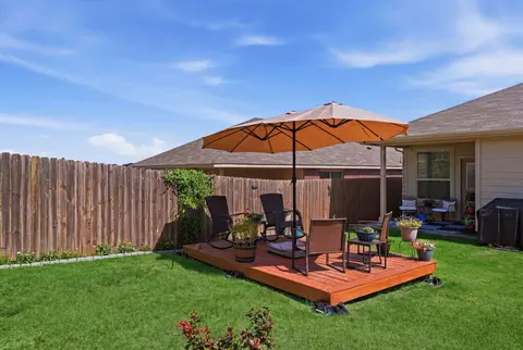 1104 Eastland Ln, Weatherford, TX 76087