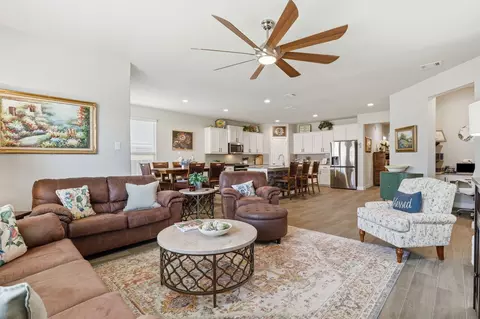 1104 Eastland Ln, Weatherford, TX 76087