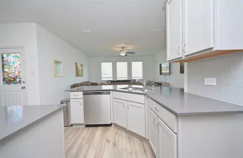 Kitchen - 14800 Devils Claw Trl, Haslet, TX 76052 photo 3 of 7