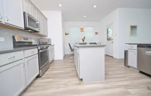 Kitchen - 14800 Devils Claw Trl, Haslet, TX 76052 photo 4 of 7