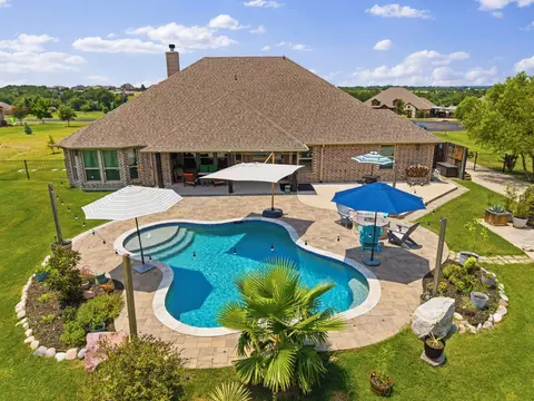 2711 Naomi Ct, Farmersville, TX 75442