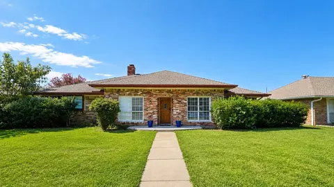 1912 Kentwood Ln, Carrollton, TX 75007