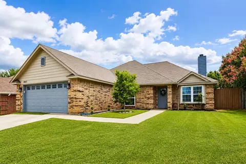 5957 Sundown Dr, Watauga, TX 76148