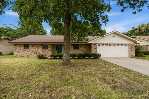 1408 Inglewood Dr, Stephenville, TX 76401