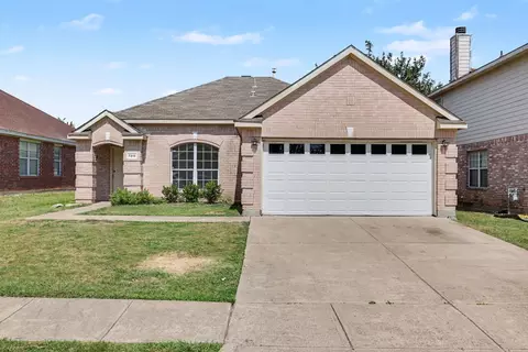 7315 Marsland Ln, Arlington, TX 76001
