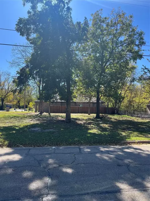 618 Freeman St, Sulphur Springs, TX 75482