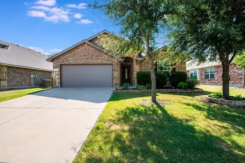 822 Graham Dr, Burleson, TX 76028