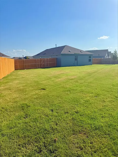 1461 Erie Dr, Sherman, TX 75090