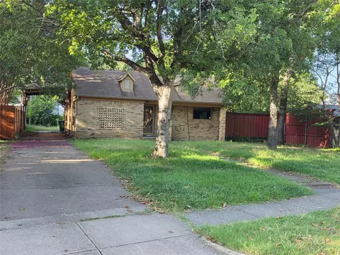 2216 Daisy Ln, Fort Worth, TX 76111