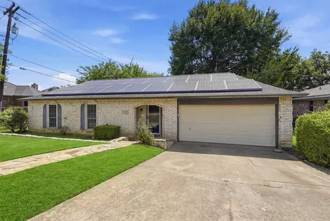 3113 Spring Lake Dr, Bedford, TX 76021