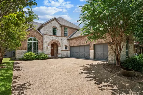 8305 Turtleback Ct, Mckinney, TX 75070
