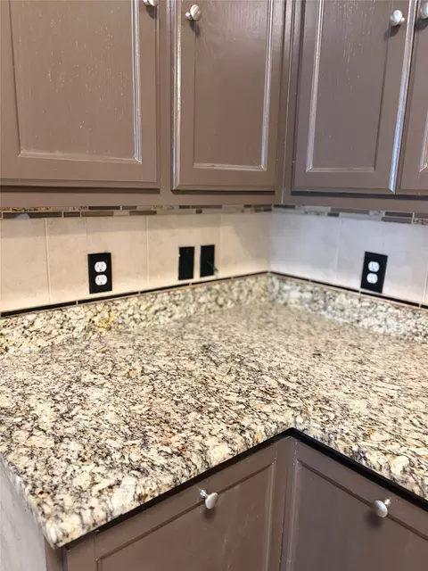 Kitchen - 2025 Lyle Ave, Waco, TX 76708 photo 4 of 6