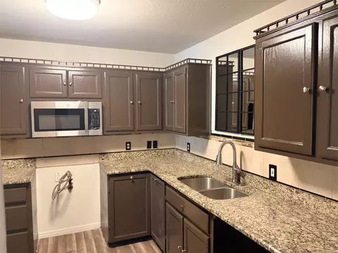 Kitchen - 2025 Lyle Ave, Waco, TX 76708 photo 2 of 6