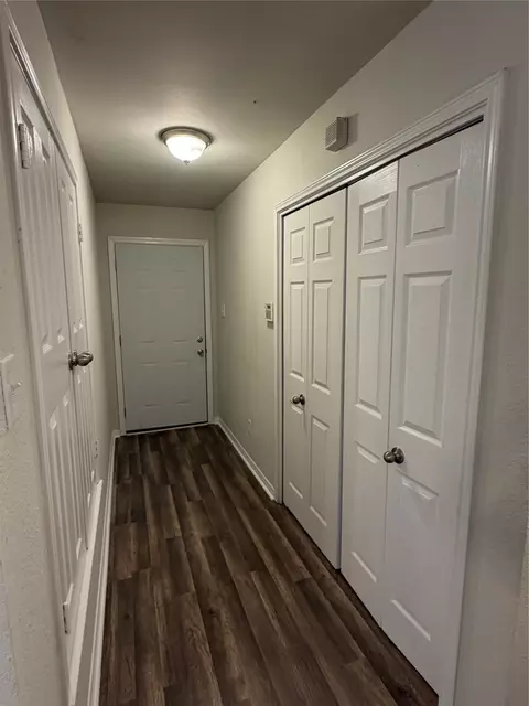 Entry Way - 2025 Lyle Ave, Waco, TX 76708 photo 1 of 4