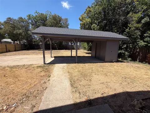 Exterior - 2025 Lyle Ave, Waco, TX 76708 photo 13 of 13