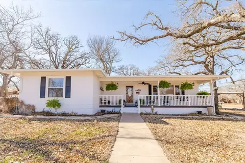 2100 Morningside Dr, Mineral Wells, TX 76067