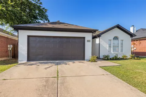 3504 Silverado Trl, Roanoke, TX 76262