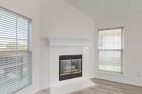 714 Ashbrook Ct, Euless, TX 76039 photo 8