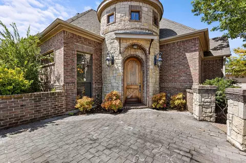 610 Vanishing Oaks Dr, Crawford, TX 76638