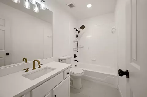 Bath - 1208 Hanover Dr, Euless, TX 76040 photo 4 of 4