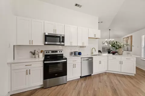 Kitchen - 1208 Hanover Dr, Euless, TX 76040 photo 1 of 1