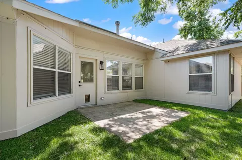 Exterior - 1208 Hanover Dr, Euless, TX 76040 photo 2 of 4