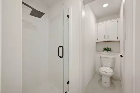 Bath - 1208 Hanover Dr, Euless, TX 76040 photo 3 of 4