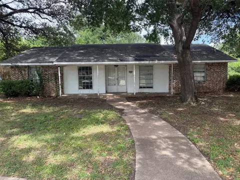 354 Brookview Dr, Garland, TX 75043