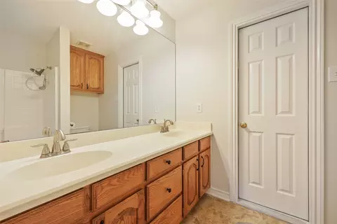 Bath - 626 Epps Rd, Palmer, TX 75152 photo 2 of 5