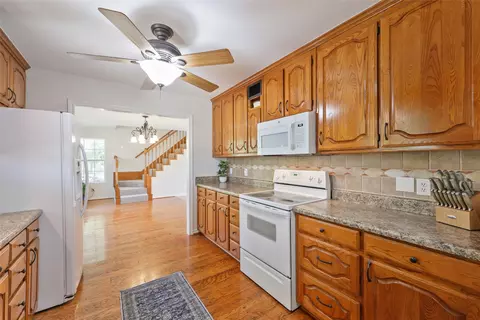 Entry Way - 626 Epps Rd, Palmer, TX 75152 photo 1 of 2