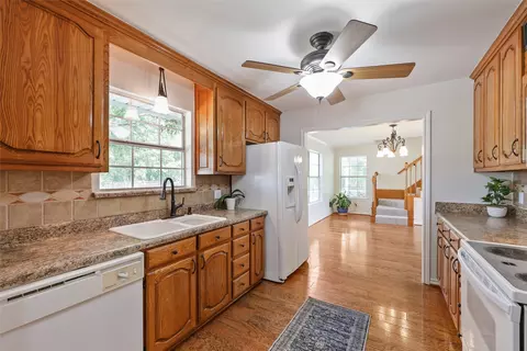 Kitchen - 626 Epps Rd, Palmer, TX 75152 photo 1 of 2