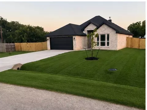 103 Virginia Dr, Palmer, TX 75152