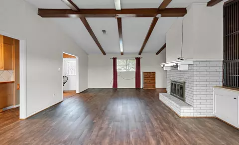 Living - 596 Saffle Rd, Robinson, TX 76706 photo 3 of 3