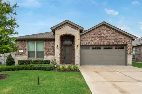 517 Frenchpark Dr, Haslet, TX 76052