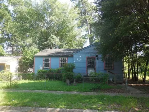 361 E 69th St, Shreveport, LA 71106