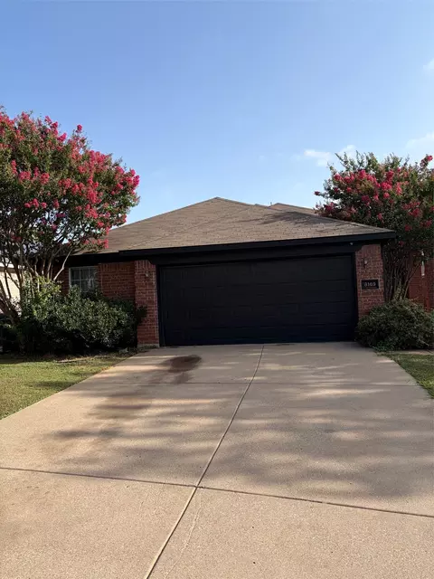 8169 Royal Terrace Ln, Fort Worth, TX 76120