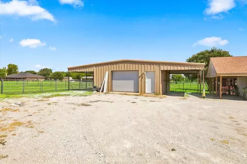 Exterior - 11555 Plainview Rd, Krum, TX 76249 photo 4 of 10