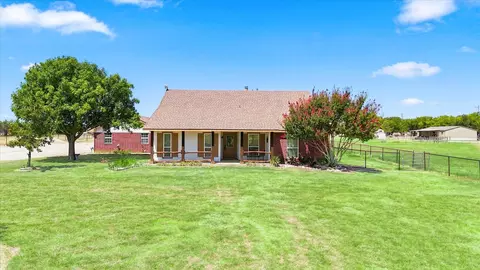 Exterior - 11555 Plainview Rd, Krum, TX 76249 photo 8 of 10